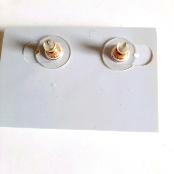 ,💚SALE 3 for $30💚Gold Earrings - Picture 2 of 2